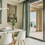 Vila Sorian Kitrino *